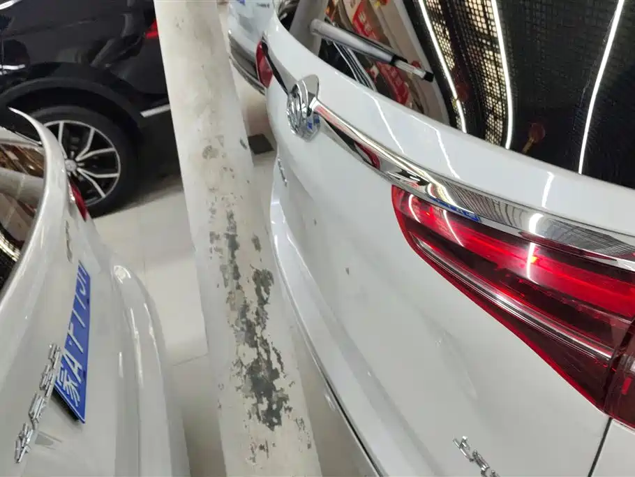 Buick GL8 2023 ES Lu Zun Exclusive Model купить на сайте DeffCars