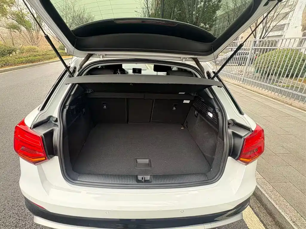Audi Q2L 2018 35 TFSI launches exclusive version, National VI купить на сайте DeffCars