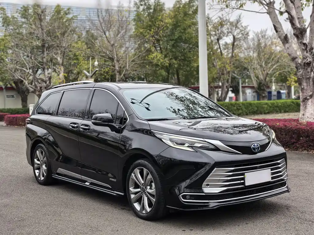 SIENNA 2023 2.5L Hybrid Platinum Edition купить на сайте DeffCars