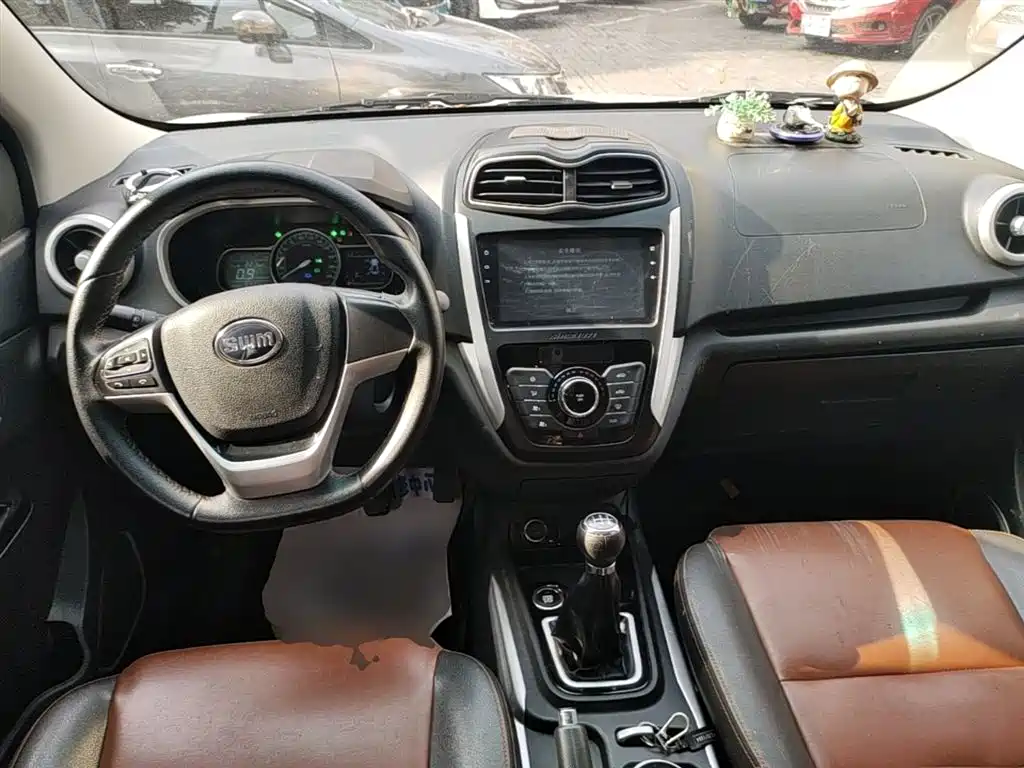 SWM X3 2020 1.5L manual super model 7 seats купить на сайте DeffCars
