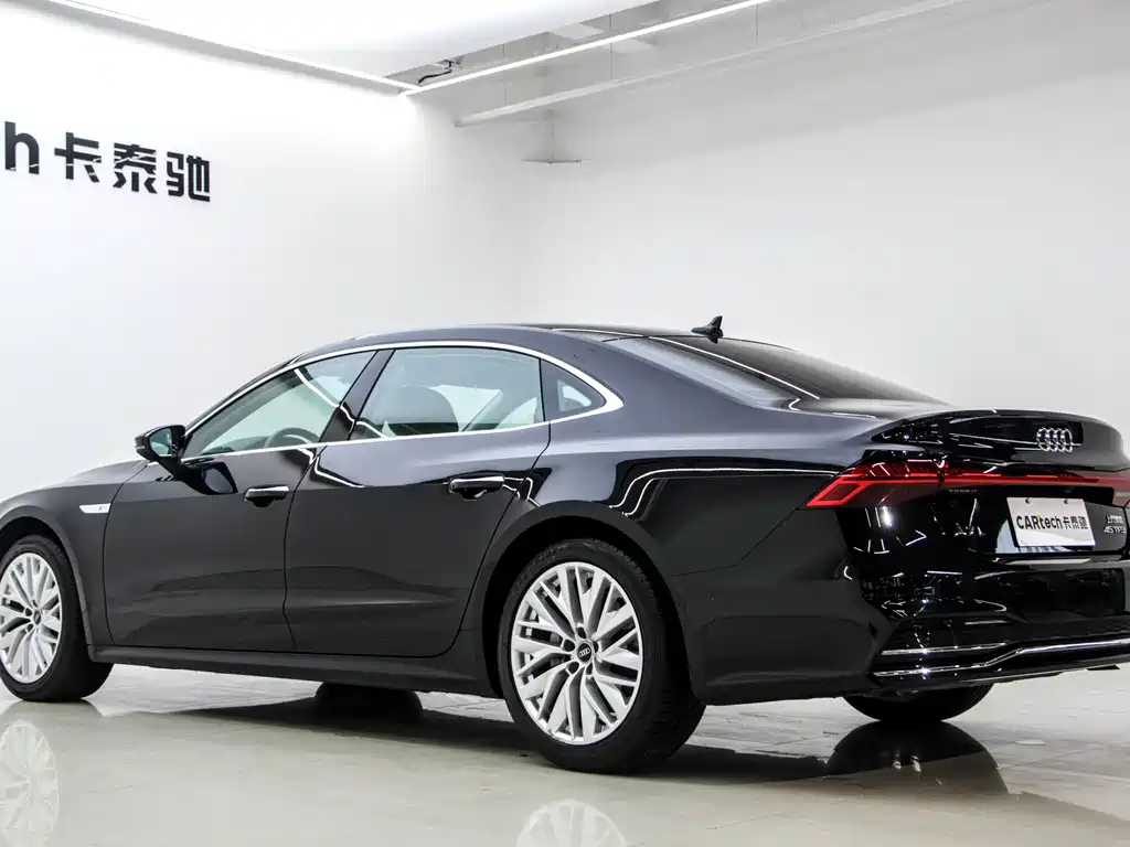 Audi A7L 2024 45TFSI S-line Dream Building Liquid Crystal Package купить на сайте DeffCars