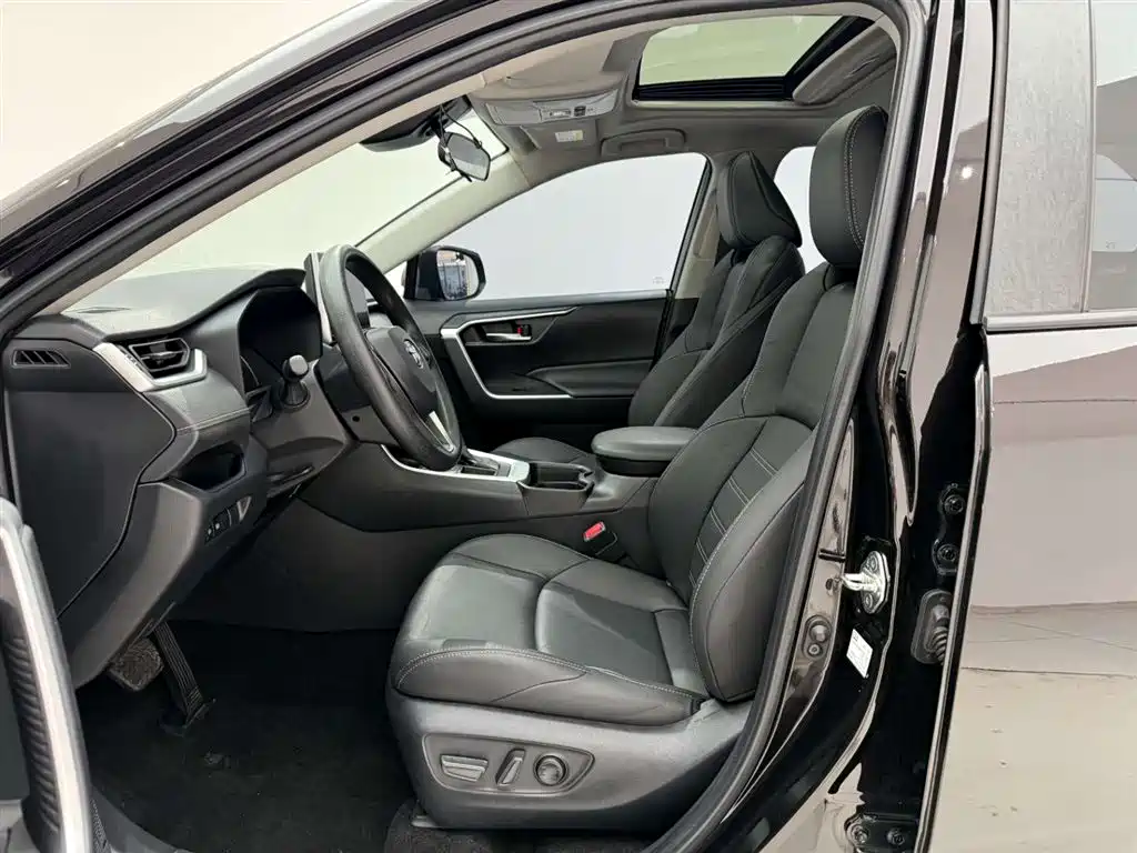 Wilanda 2020 2.0L CVT two-wheel drive luxury version купить на сайте DeffCars