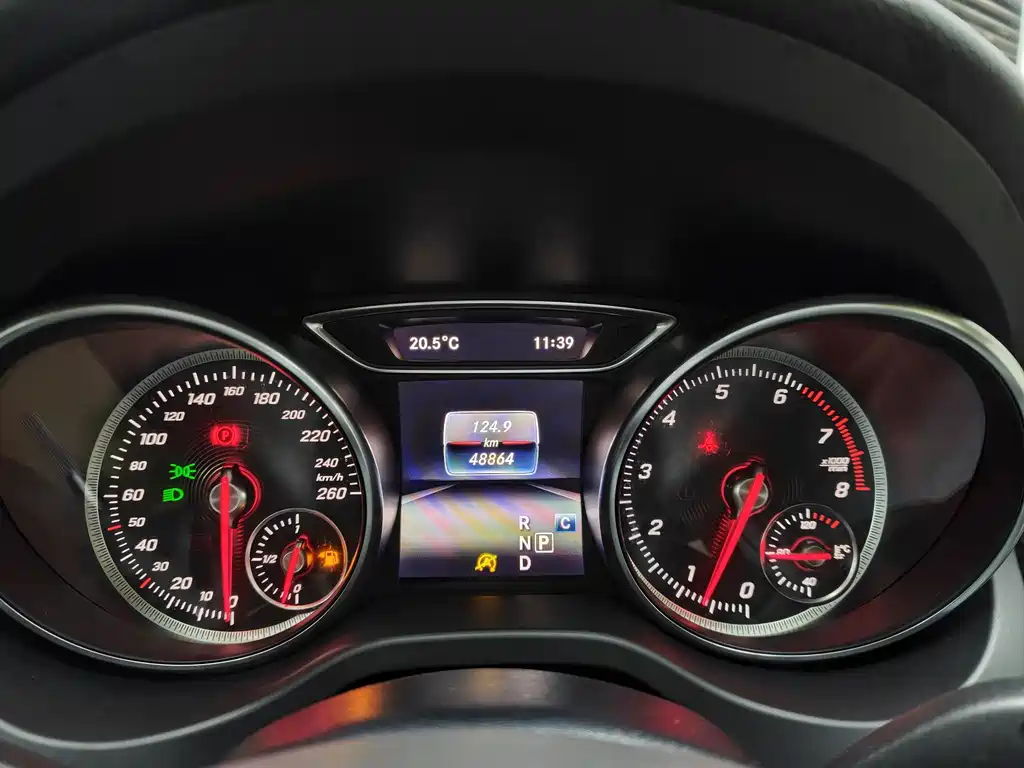 Mercedes-Benz GLA 2017 GLA 200 Fashion Model купить на сайте DeffCars