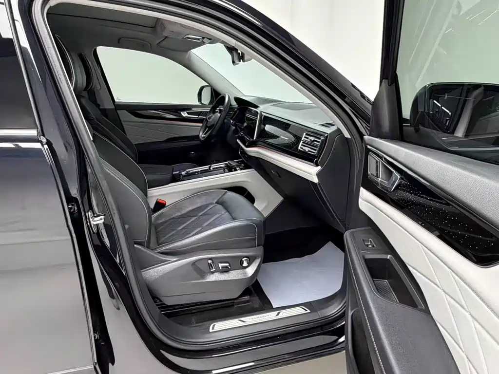 Touron 2024 380TSI four-wheel drive luxury version купить на сайте DeffCars
