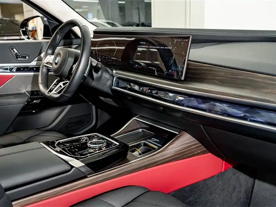 BMW 7 Series 2023 740Li Leading M Sports Package купить на сайте DeffCars
