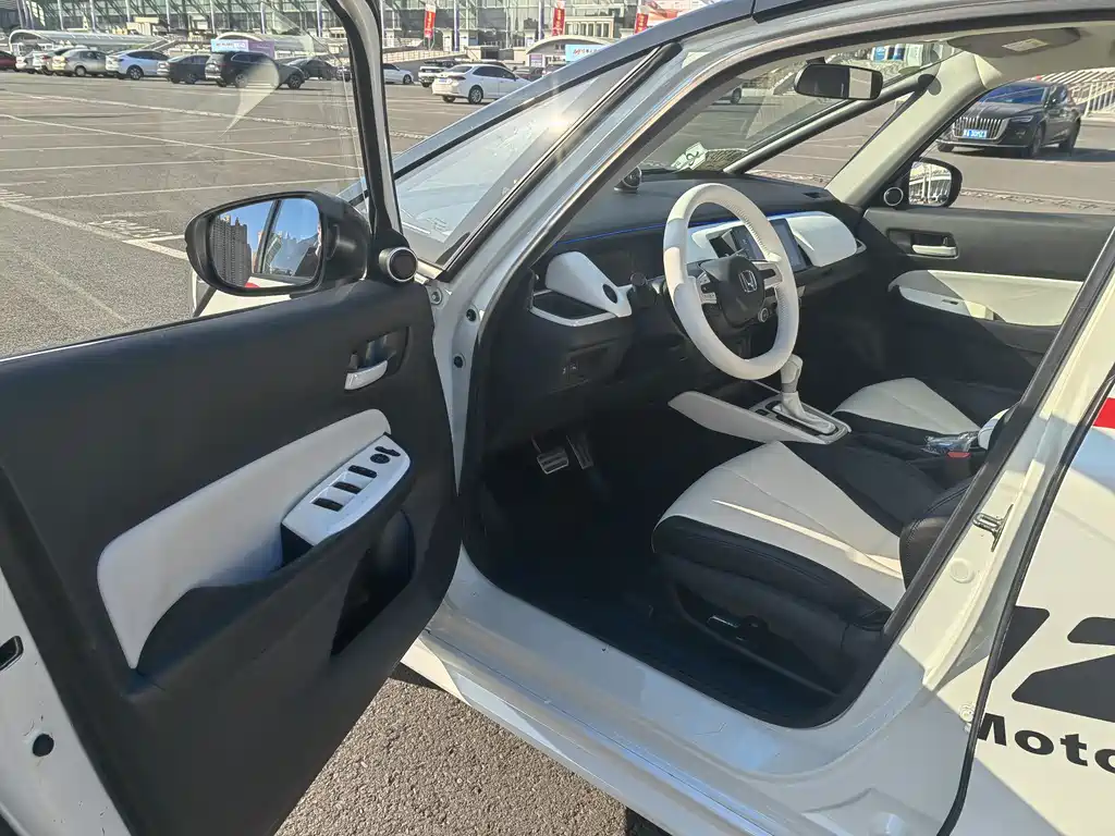 Fit 2021 1.5L CVT Fashion Edition купить на сайте DeffCars