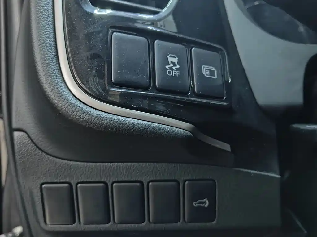 Outlander 2019 2.4L four-wheel drive exclusive version, 5 seats, National VI купить на сайте DeffCars