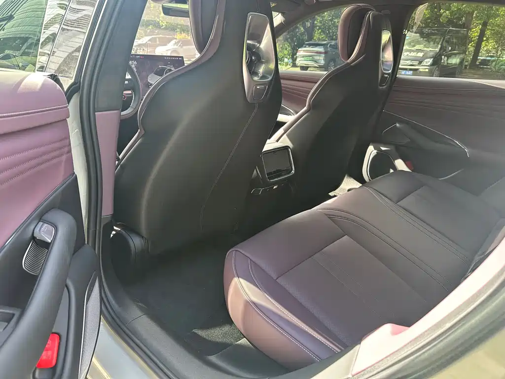 Xiaomi SU7 2026 rear drive Pro version купить на сайте DeffCars