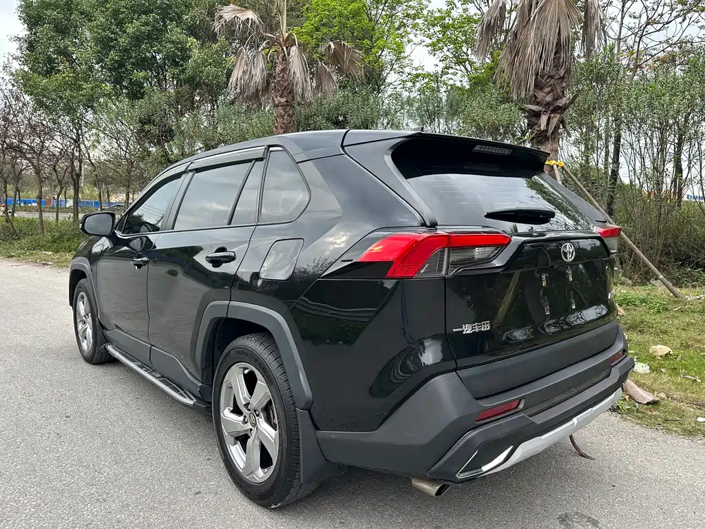 RAV4 Rongfang 2022 2.0L CVT two-wheel drive fashion Plus version купить на сайте DeffCars
