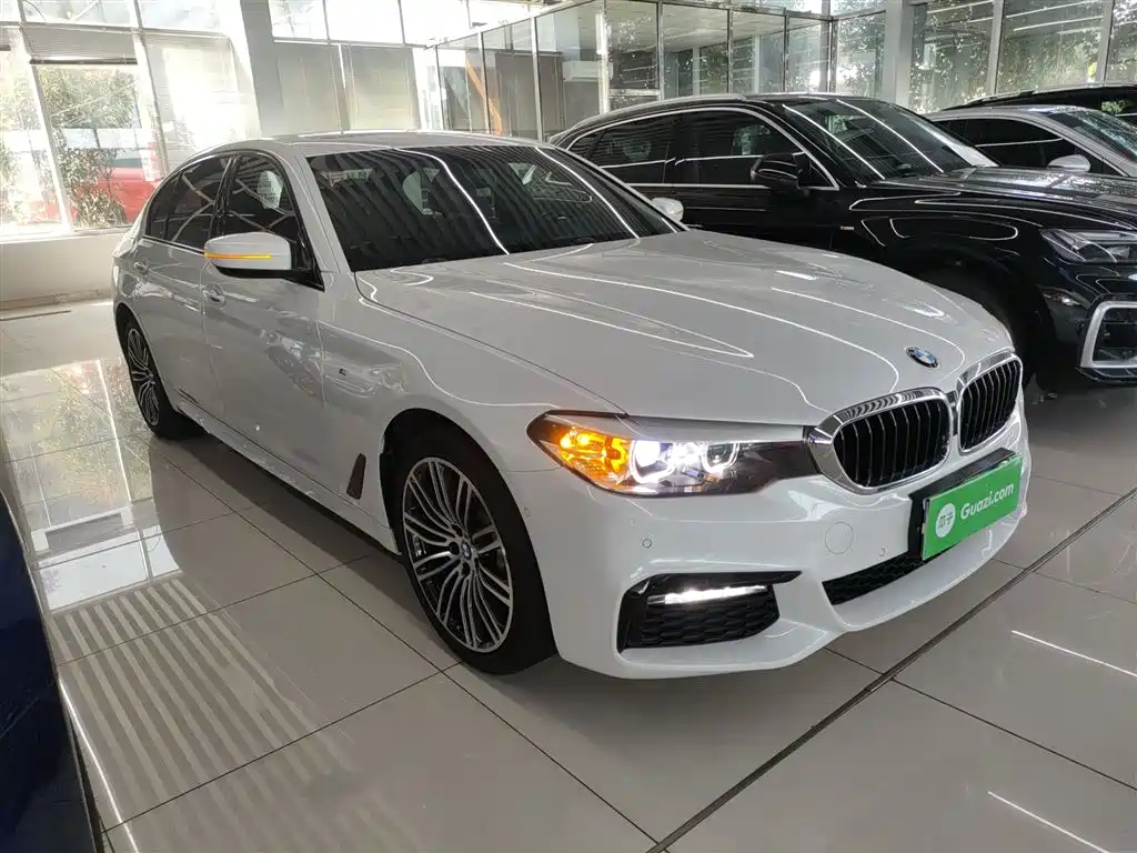 BMW 5 Series 2018 facelift 530Li leading M sports package купить на сайте DeffCars