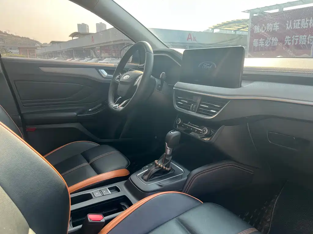 Focus 2022 sedan EcoBoost 180 automatic racing version купить на сайте DeffCars