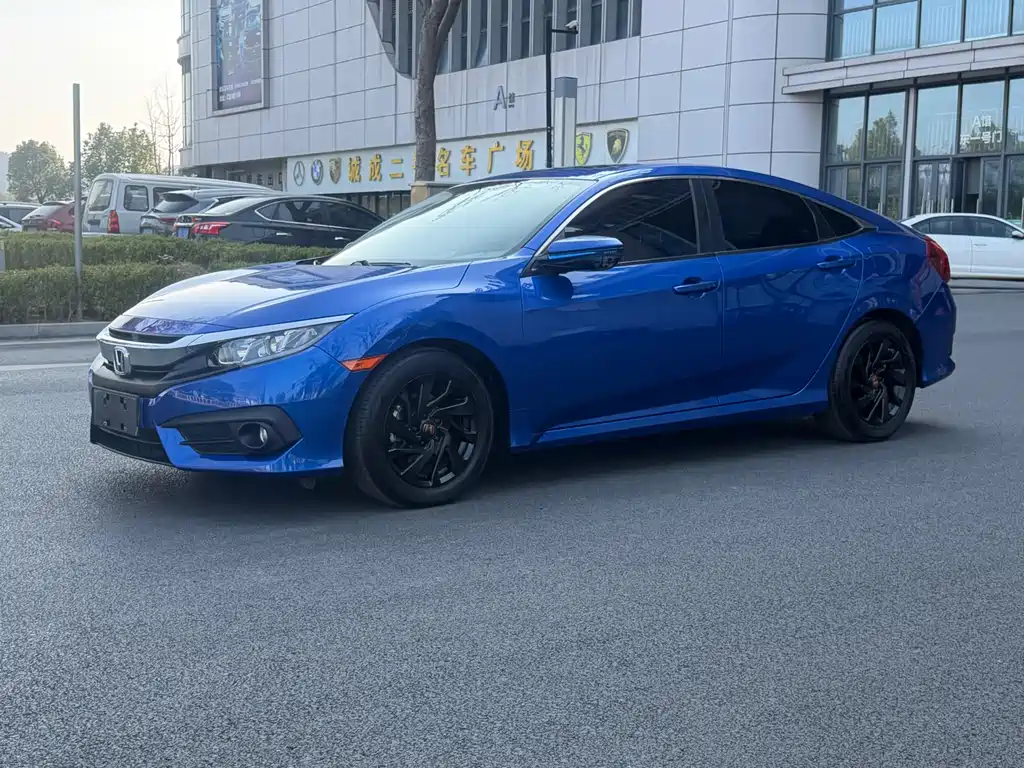 Civic 2016 220TURBO CVT Deluxe Edition купить на сайте DeffCars