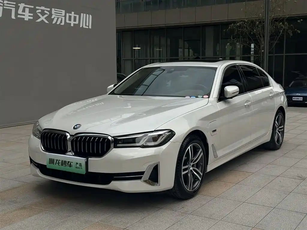 BMW 5 Series New Energy 2022 Model 535Le Luxury Package купить на сайте DeffCars