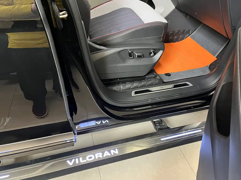 Touron 2024 Touron X 380TSI four-wheel drive luxury version купить на сайте DeffCars