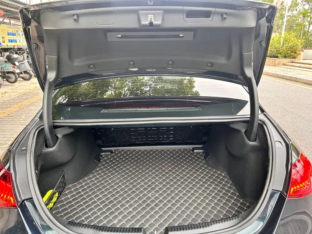 Mercedes-Benz C-Class 2023 C 200 L Sports Edition купить на сайте DeffCars