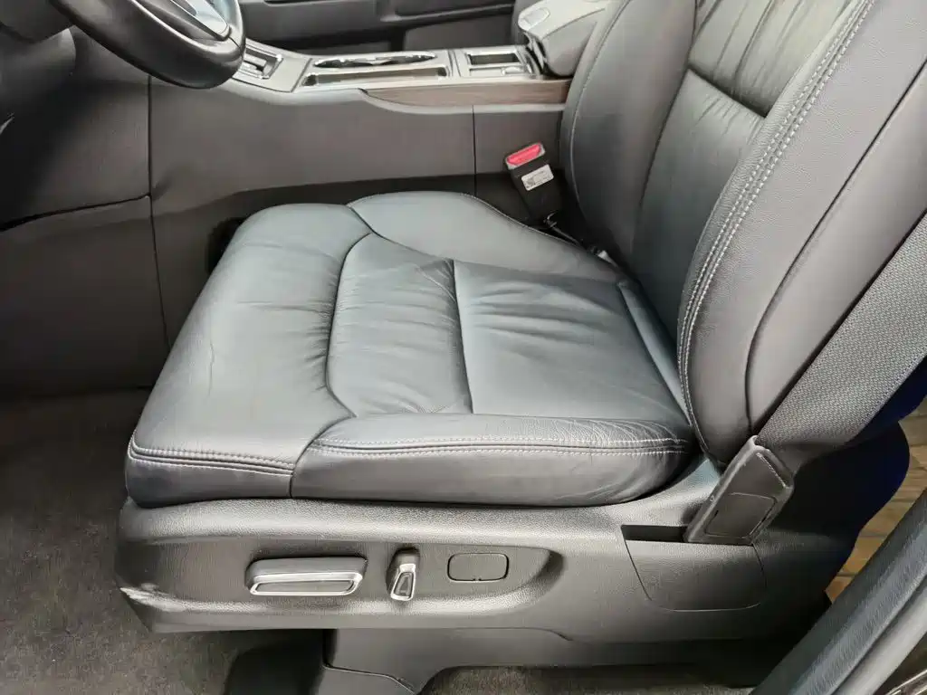Alison 2022 2.0L e:HEV Luxury First Edition купить на сайте DeffCars
