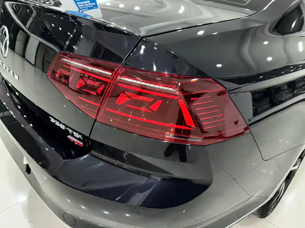 Magotan 2023 2 million commemorative edition 330TSI DSG leading model купить на сайте DeffCars