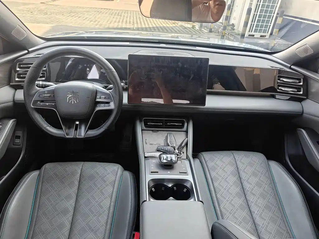 Qin L 2024 DM-i 120km Superior купить на сайте DeffCars
