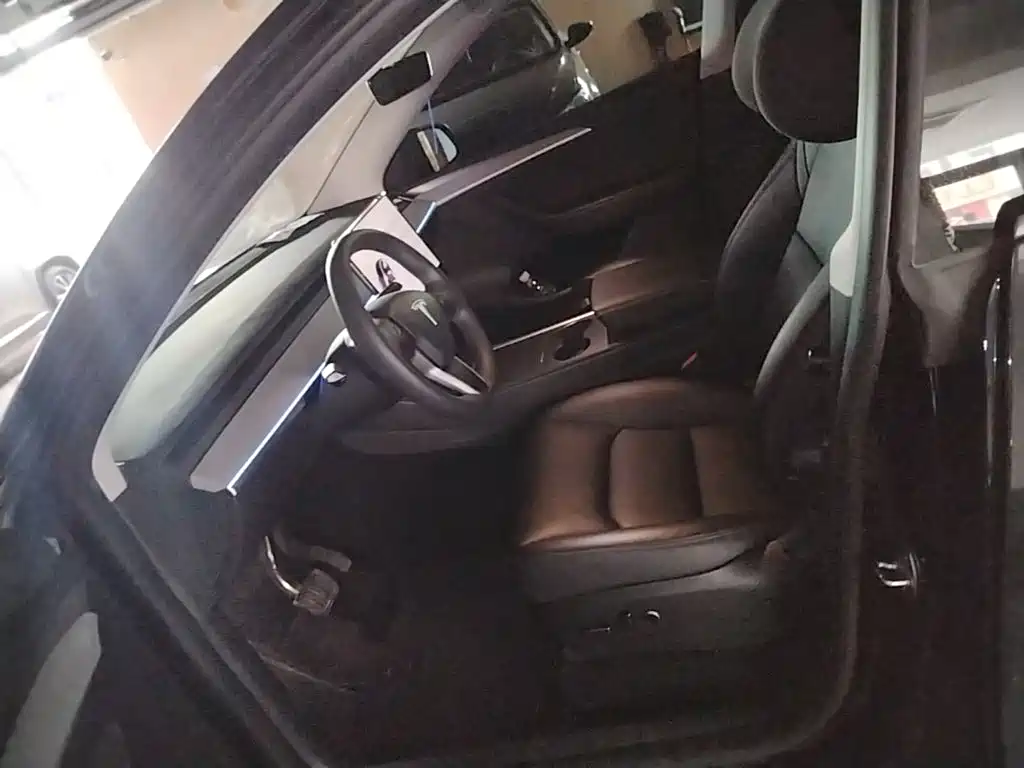 Model Y 2023 long-range all-wheel drive version купить на сайте DeffCars