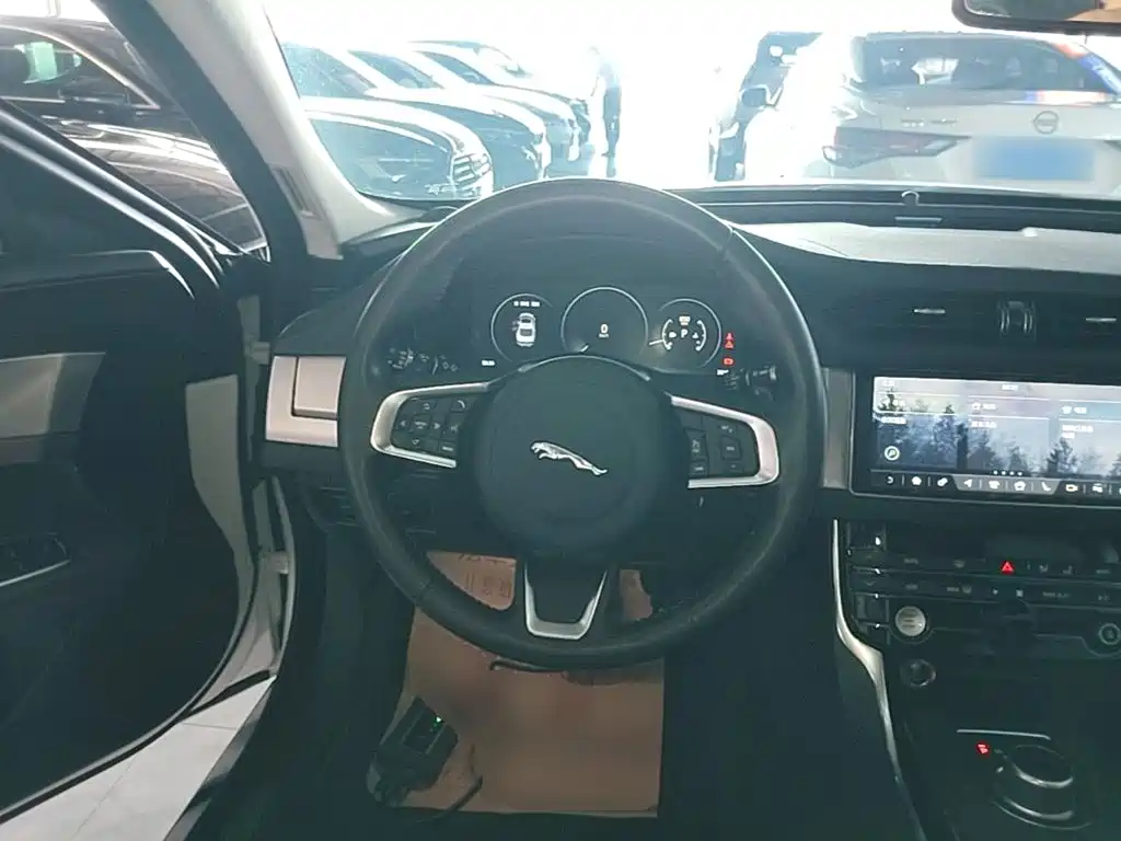 Jaguar XFL 2020 XFL 2.0T P250 two-wheel drive luxury version купить на сайте DeffCars
