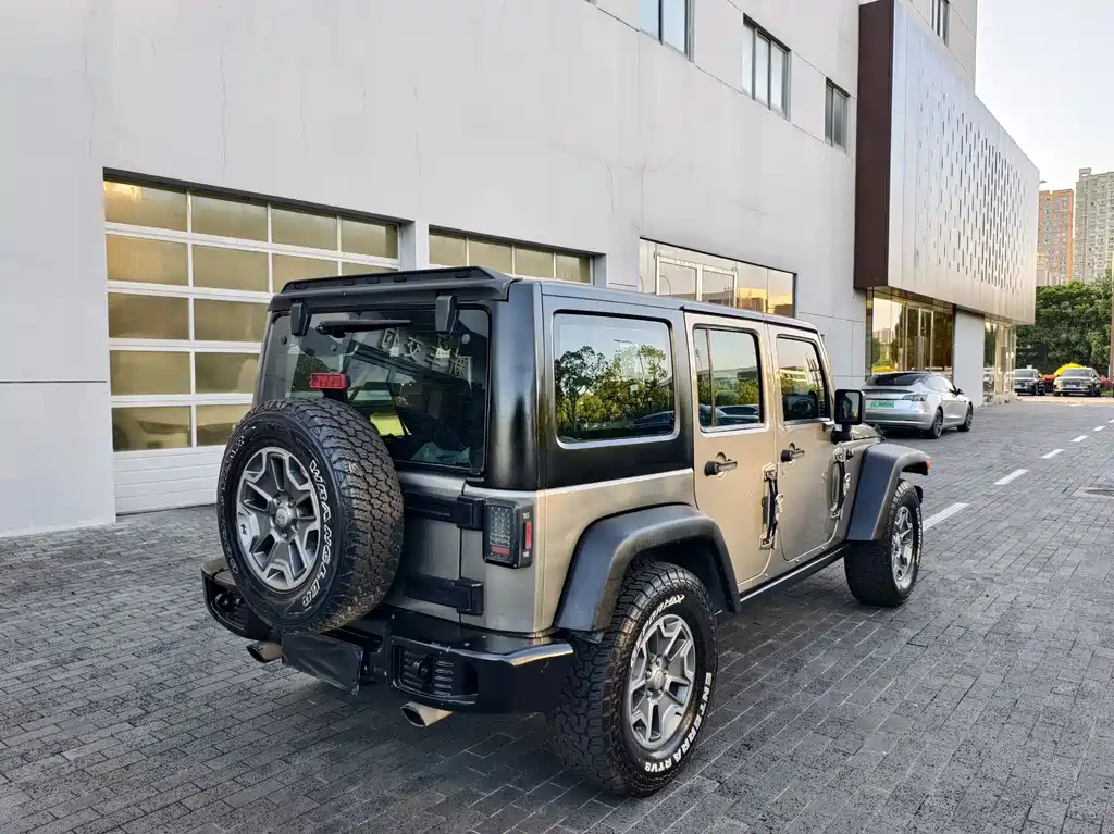 Wrangler 2013 3.6L Rubicon four-door version купить на сайте DeffCars