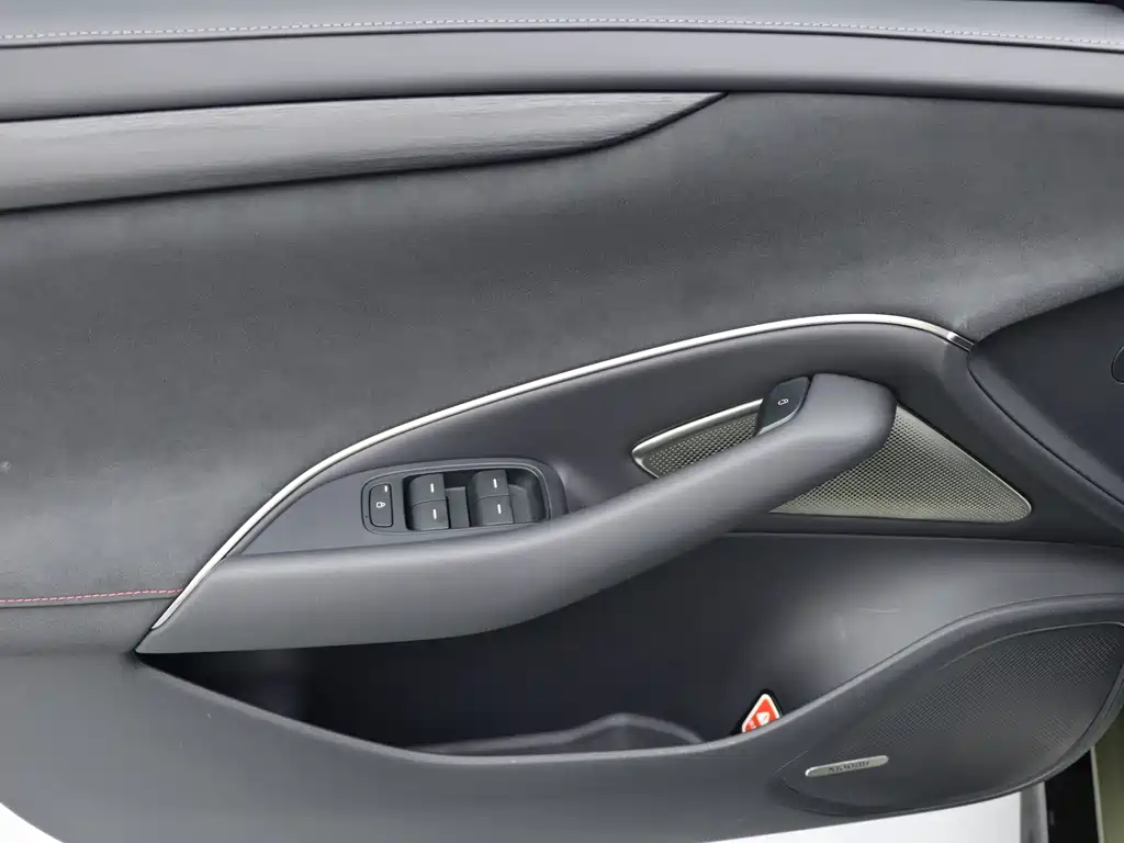 Xiaomi SU7 2024 rear-wheel drive standard founding edition купить на сайте DeffCars