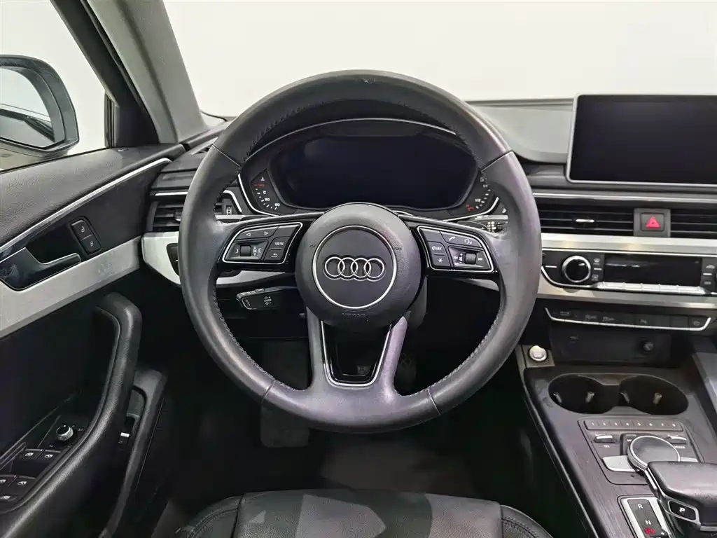 Audi A4L 2018 30th Anniversary Model 40 TFSI Fashion Model купить на сайте DeffCars