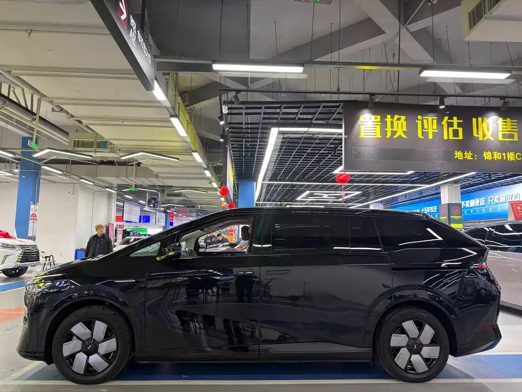 Xpeng X9 2024 702 Super Long Battery Life Pro купить на сайте DeffCars