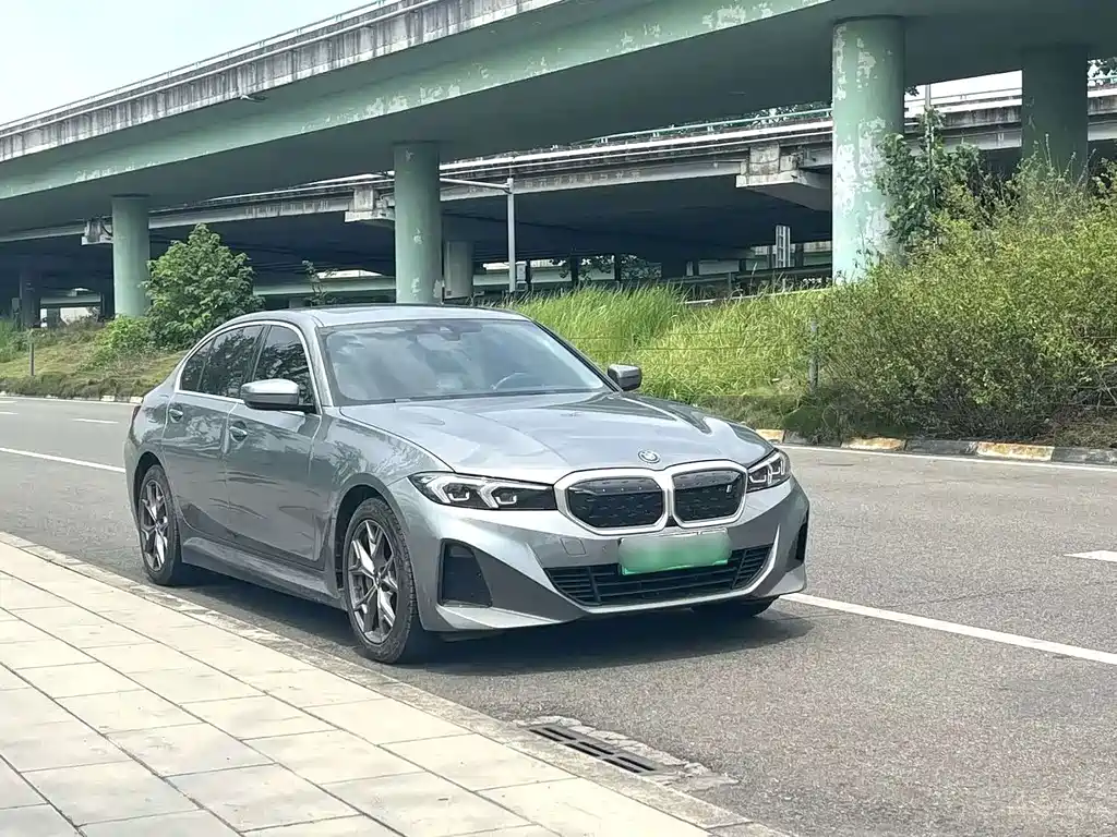 BMW i3 2022 eDrive 35 L купить на сайте DeffCars