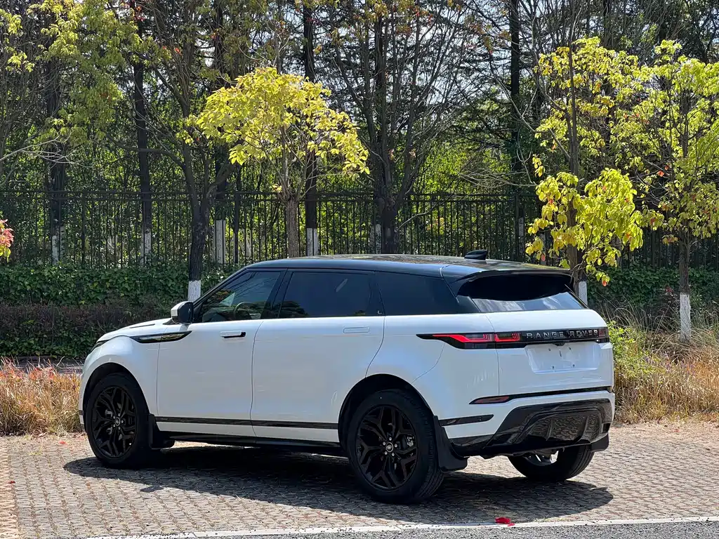 Range Rover Evoque 2022 Evoque L 249PS R-Dynamic Deluxe Edition купить на сайте DeffCars