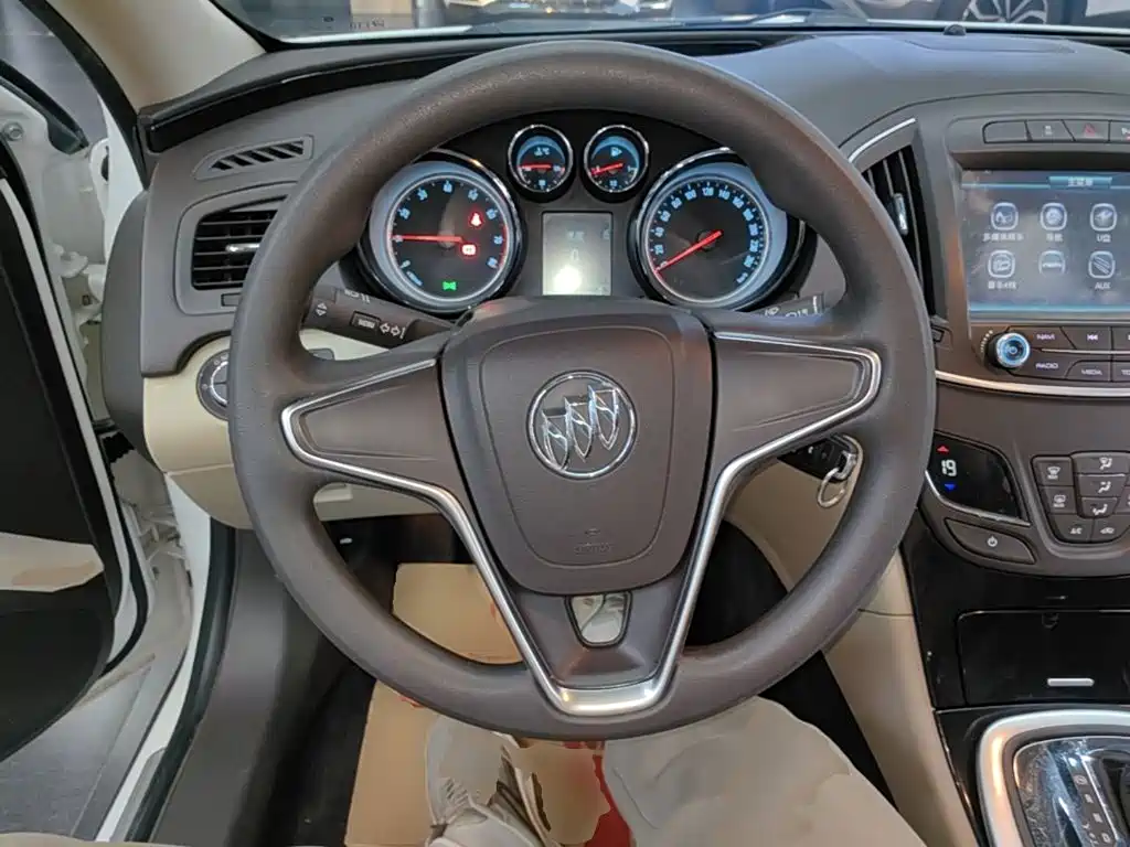 Regal 2015 2.0L Leading Fashion Edition купить на сайте DeffCars