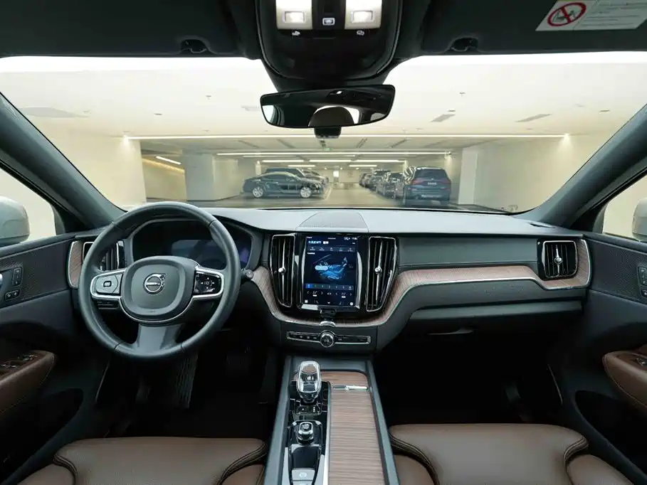 Volvo XC60 plug-in hybrid 2024 T8 plug-in hybrid long-range four-wheel drive Zhiyuan luxury version купить на сайте DeffCars