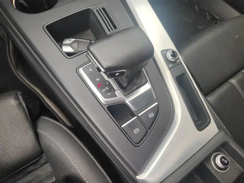 Audi A4L 2020 40 TFSI Fashionable and Dynamic купить на сайте DeffCars