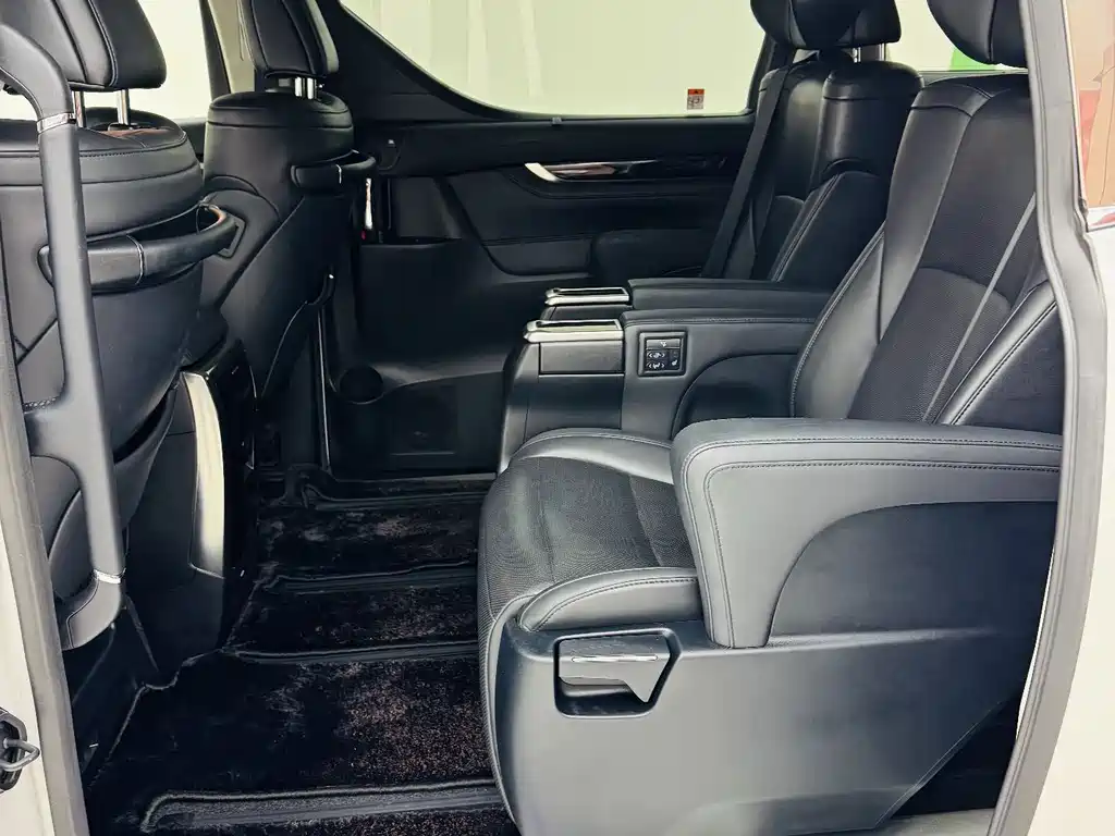 Wilfa 2023 Crown Dual Engine 2.5L HV Deluxe Edition купить на сайте DeffCars