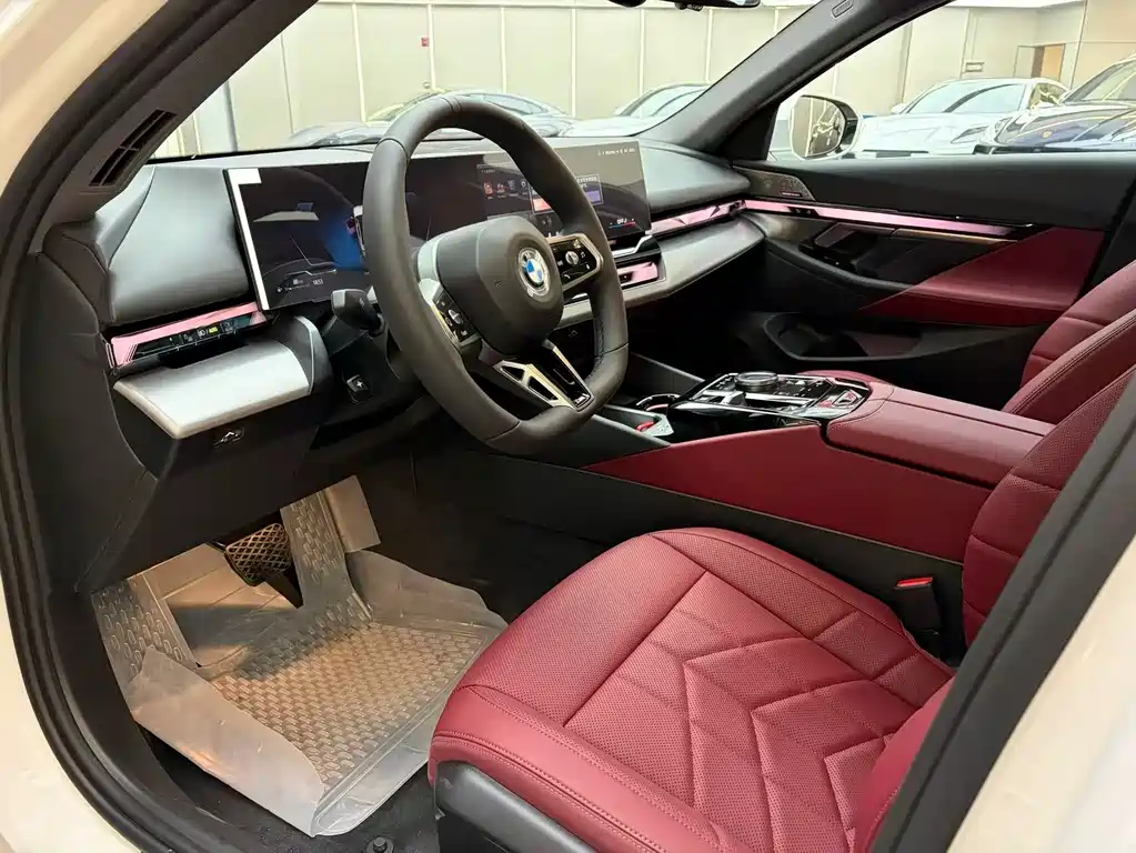 BMW 5 Series 2026 530Li Leading M Sports Package купить на сайте DeffCars