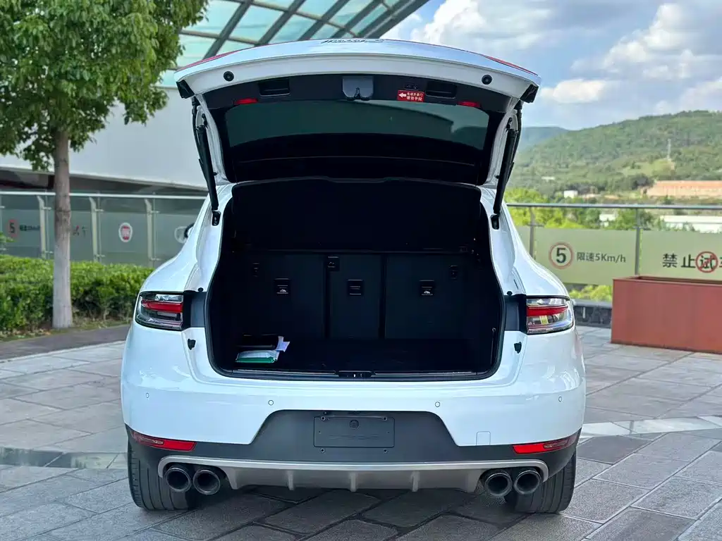 Macan 2022 Macan T 2.0T купить на сайте DeffCars