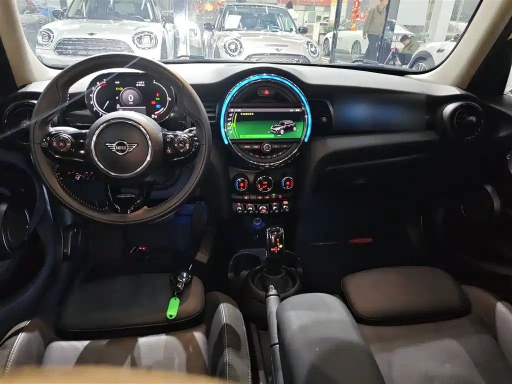 MINI 2021 1.5T COOPER Artist Five-Door Edition купить на сайте DeffCars