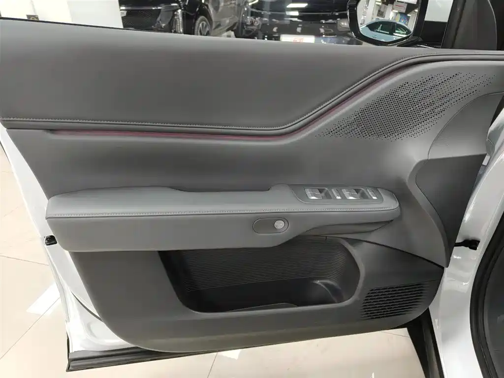 Xpeng G6 2025 model 625 long battery life Max flagship version купить на сайте DeffCars