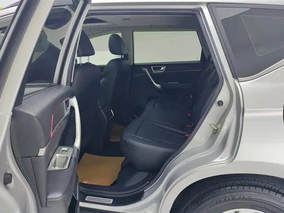 Haval M6 2017 1.5T automatic two-wheel drive premium model купить на сайте DeffCars