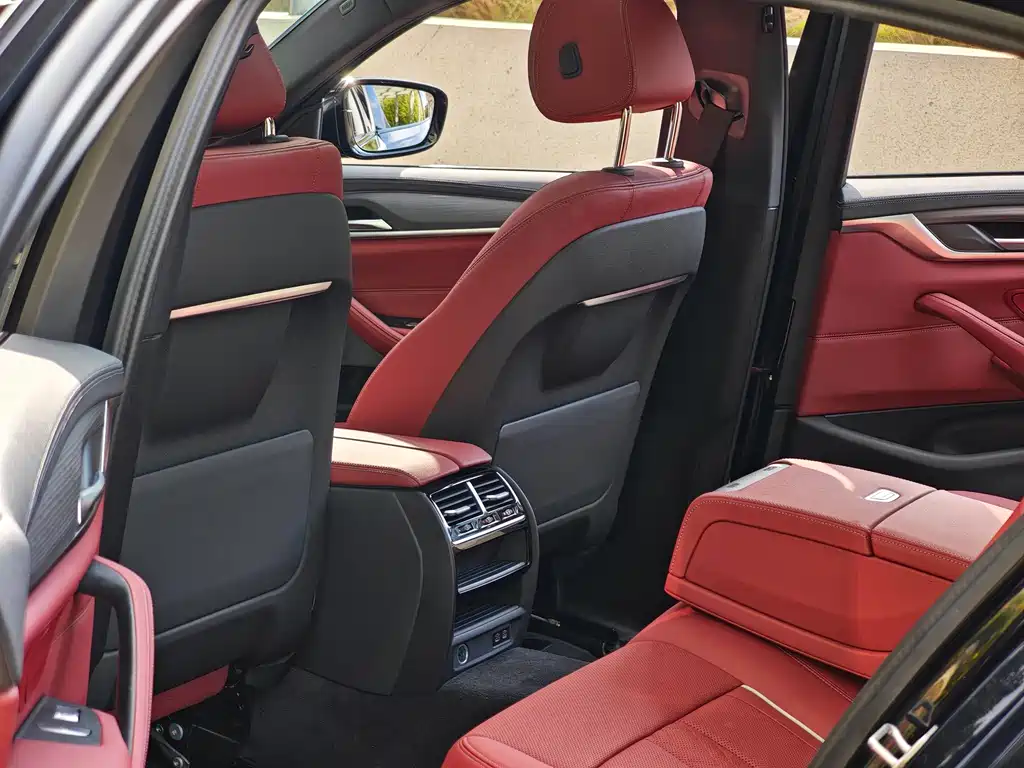 BMW 5 Series 2023 530Li Leading M Sports Package купить на сайте DeffCars