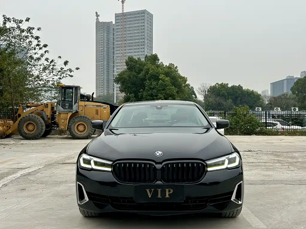 BMW 5 Series 2023 530Li Leading Luxury Package купить на сайте DeffCars