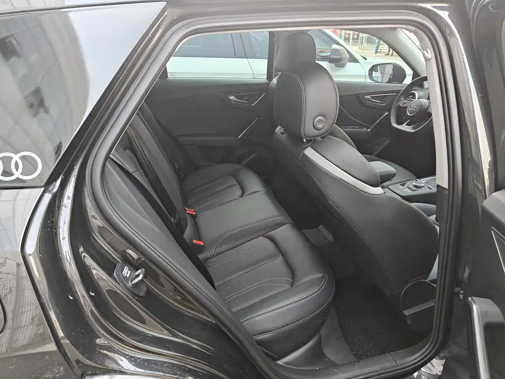 Audi Q2L 2025 35TFSI fashionable and dynamic купить на сайте DeffCars
