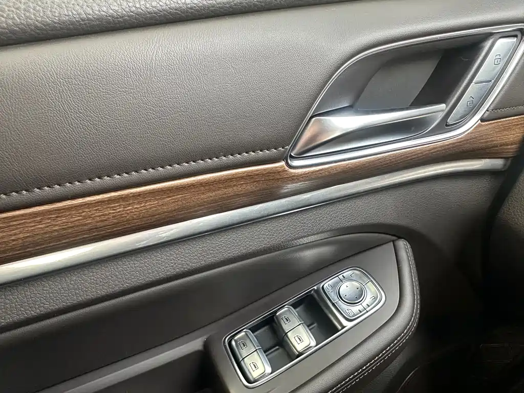 Roewe RX8 2018 30T Intelligent Networked Four-wheel Drive Supreme Edition купить на сайте DeffCars