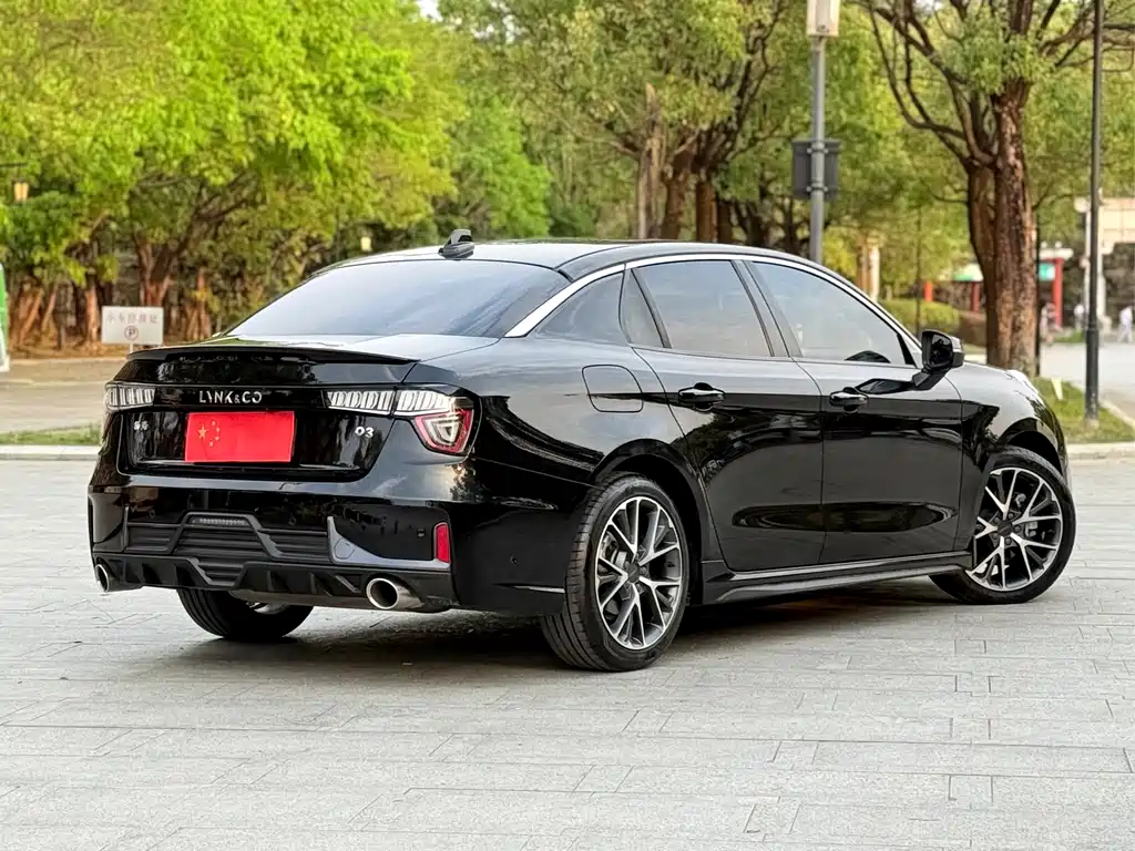 Lynk & Co 03 2022 2.0TD DCT Pro купить на сайте DeffCars