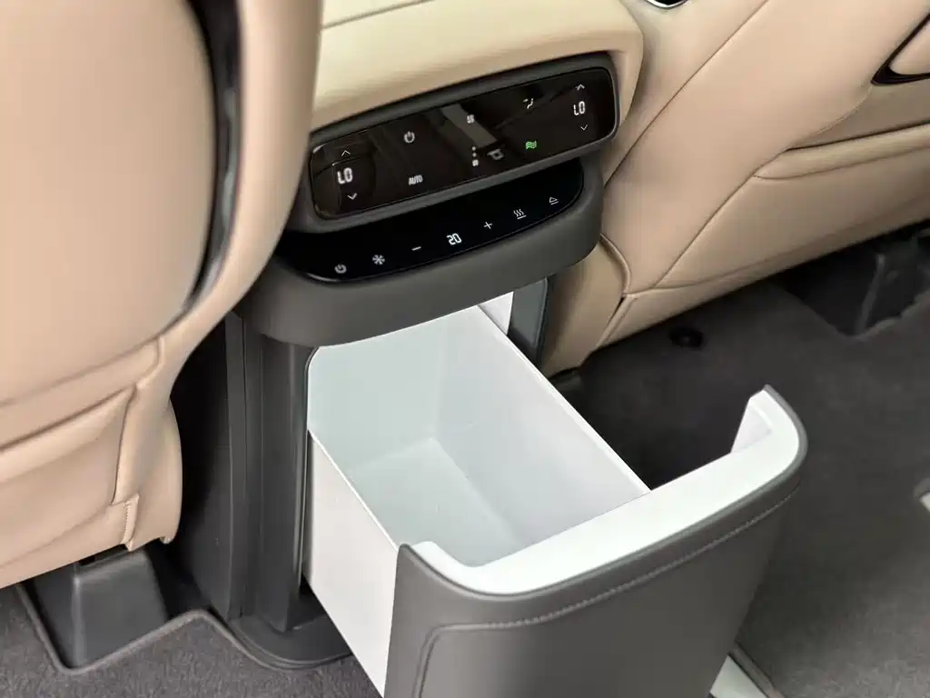 Xpeng X9 2025 pure electric 740 long battery life Max купить на сайте DeffCars