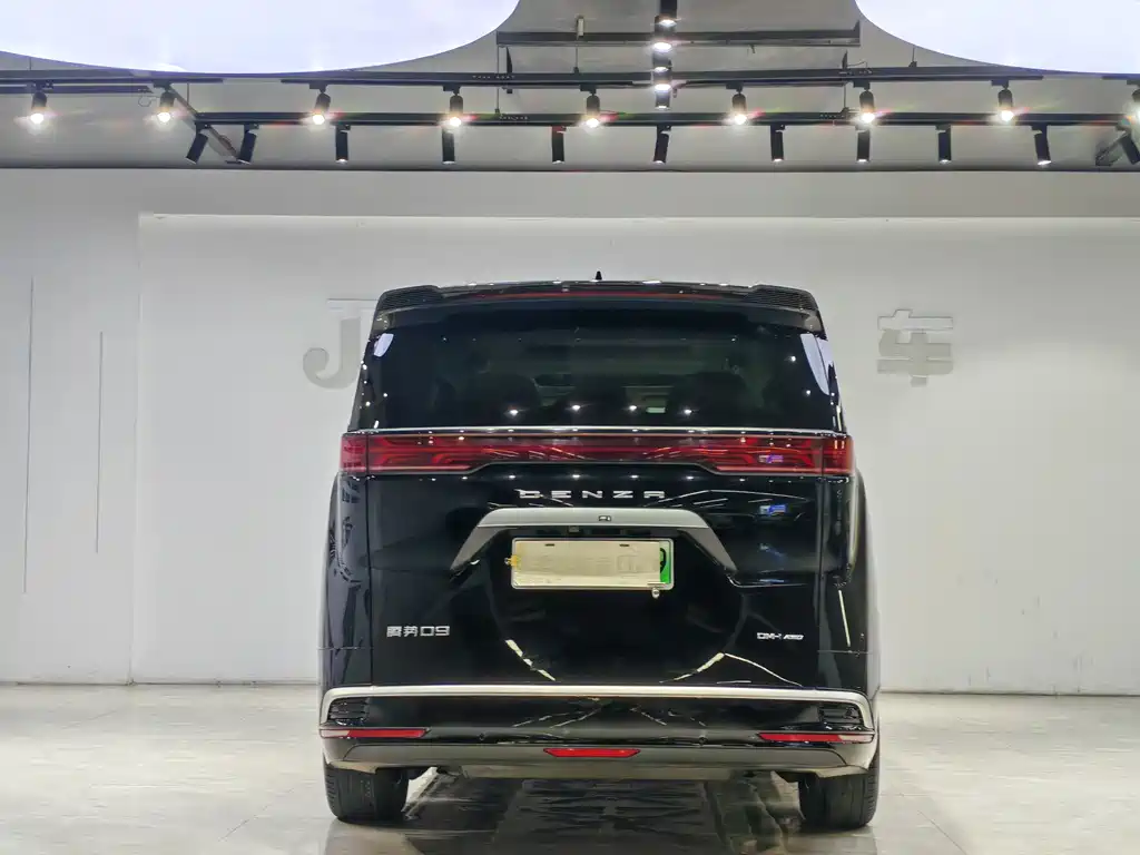 Denza D9 2024 DM-i 980 four-wheel drive premium model купить на сайте DeffCars