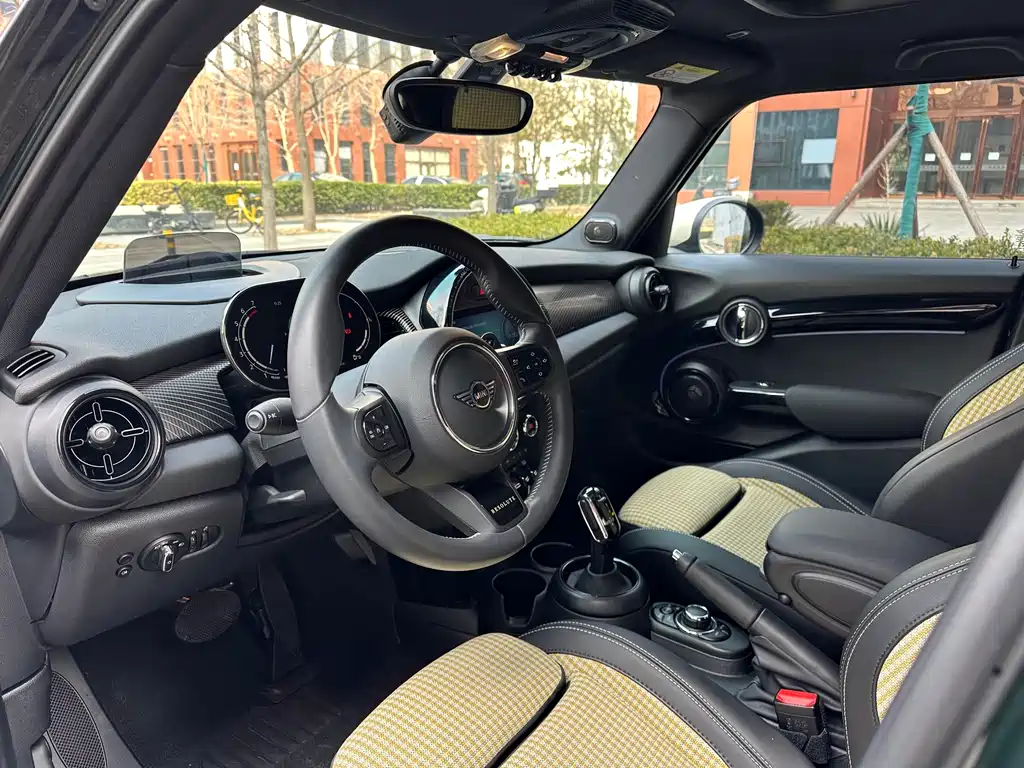 MINI 2022 2.0T COOPER S Obsessive Special Edition Five-door Edition купить на сайте DeffCars