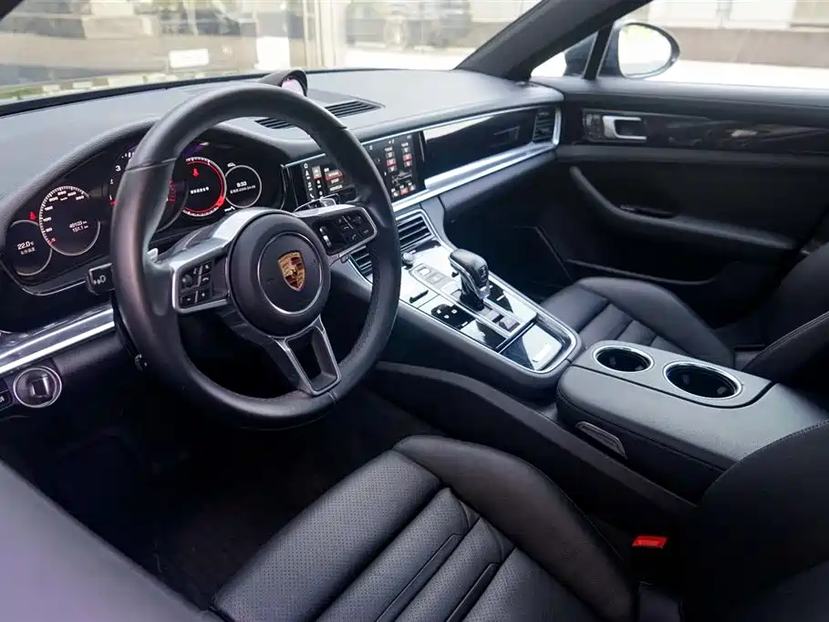 Panamera 2017 Panamera Executive Extended Edition 3.0T купить на сайте DeffCars