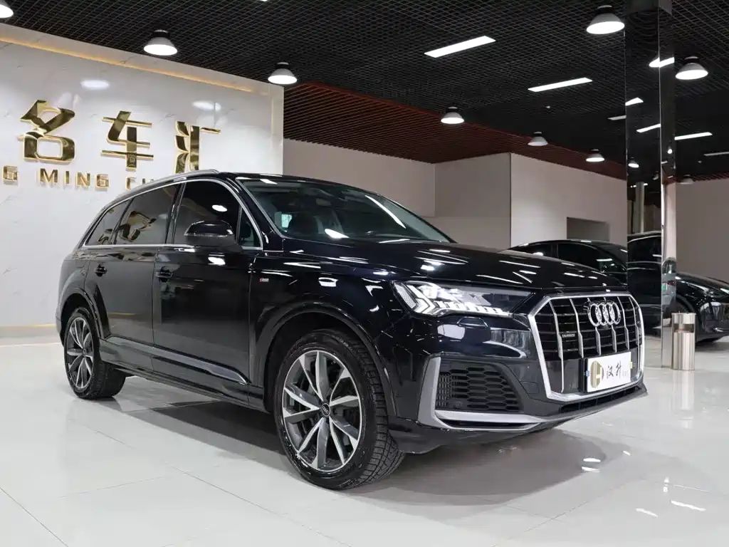 Audi Q7 2021 55 TFSI quattro S line sports version купить на сайте DeffCars