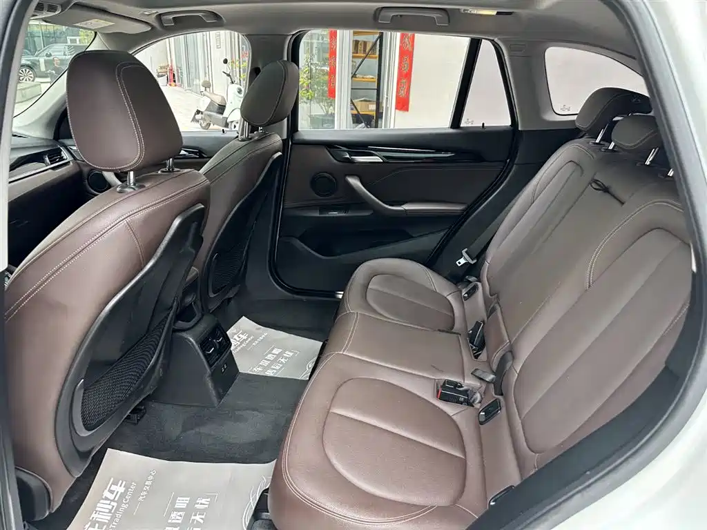 BMW X1 2020 sDrive25Li Leading Model купить на сайте DeffCars